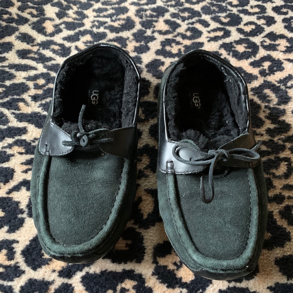 Men’s black ugg slippers